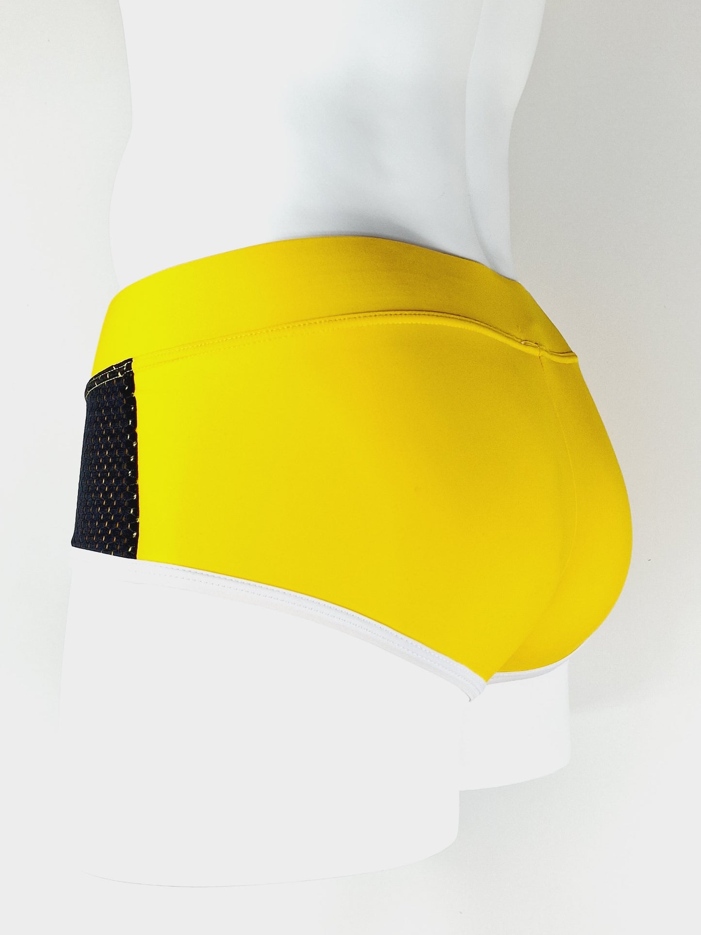Swim trunk - Svart & gul med push-up effekt
