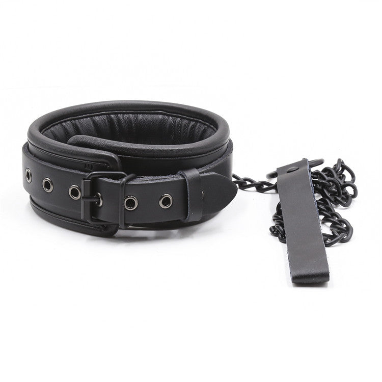 Leash, collar in black vegan leather