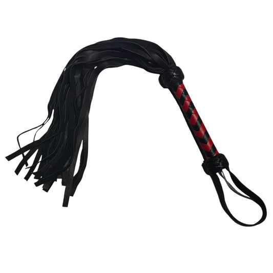 Flogger i äkta läder i rött med svarta inslag, en elegant, tung och hållbar piska