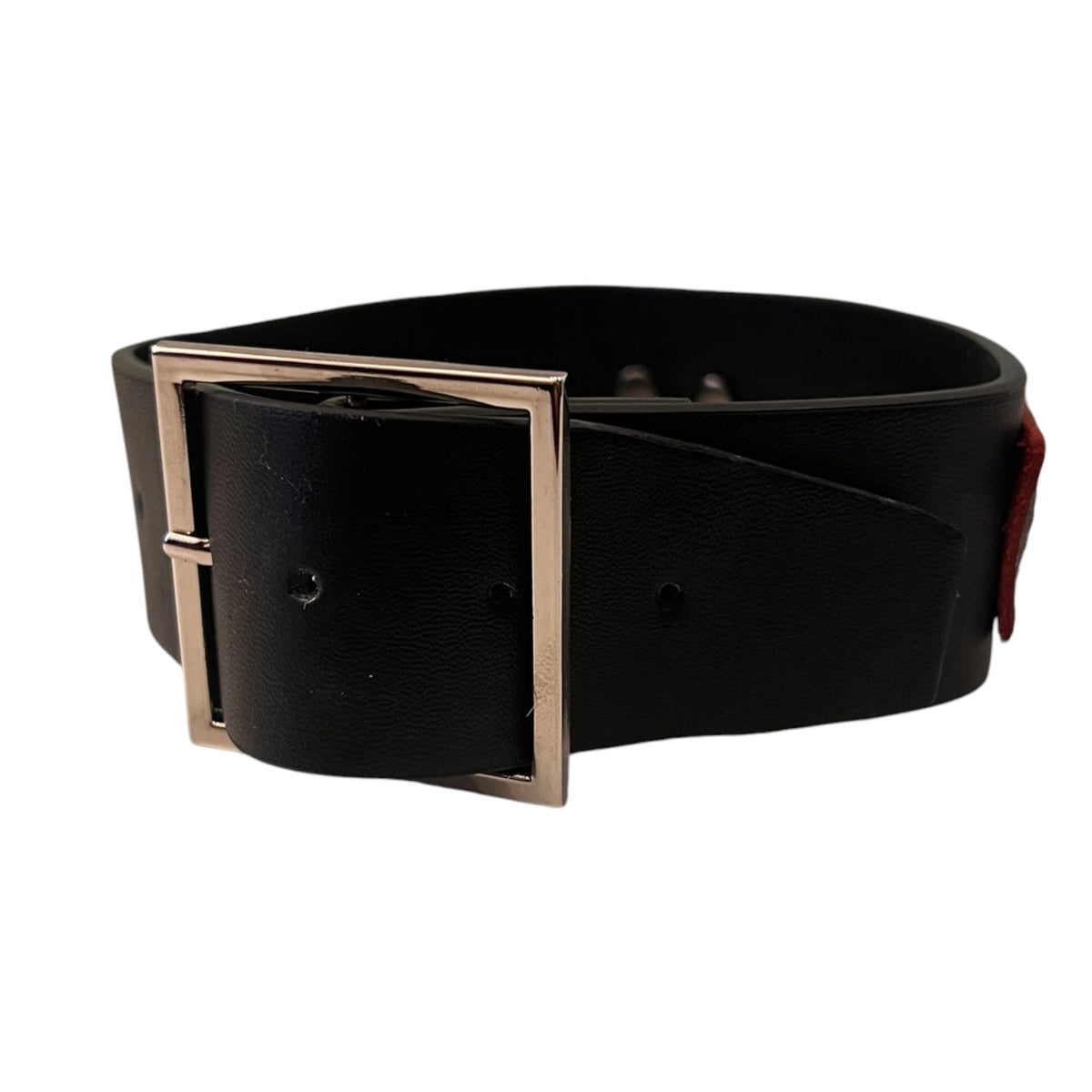 Collar eller choker i läder med nitar