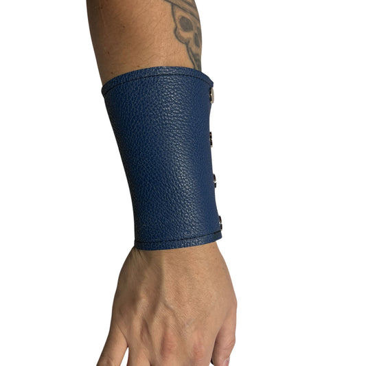 Armband, brett i äkta blått läder