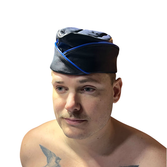 Garrison cap, båtmössa i svart och blått läder