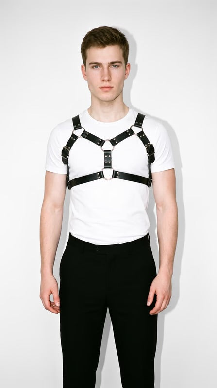Harness i svart äkta läder, typ bulldog med dubbla band