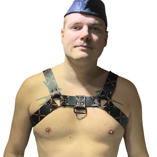 Harness i svart äkta läder med orange mönster, typ bulldog