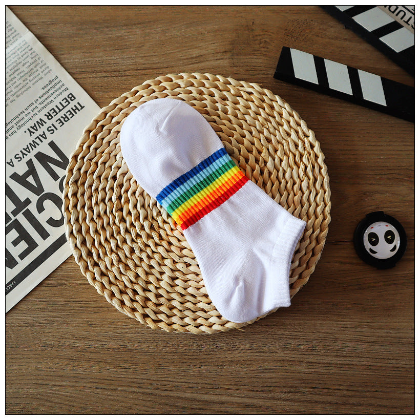 Crew-Socken in Pride-Farben, weiße, regenbogenfarbene Crew-Socken