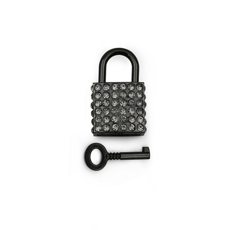 Hänglås, padlock i svart eller silver täckta av kristaller