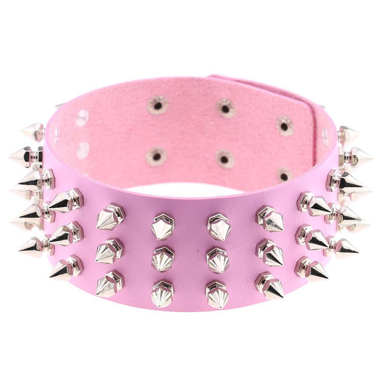 Bred choker med nitar, halsband i rosa