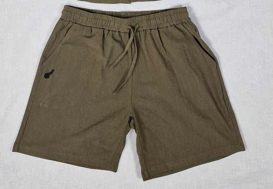Pantalón corto de lino en negro, verde o beige.