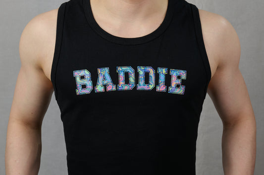 Camiseta sin mangas con estampado Baddie