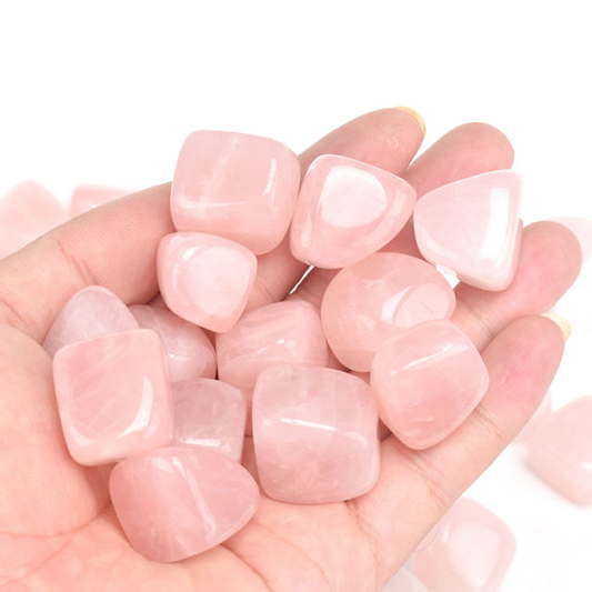 Tumlad Rosenkvarts crystal. Rose Quarts gemstone.
