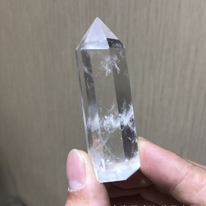 Clear quarz,  bergkristall,  slipade spetsar.
