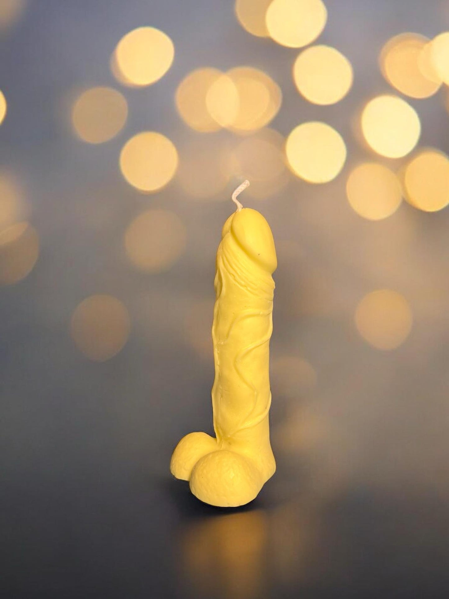 Anderes und lustiges Licht in Form eines Schwanzes oder Penis