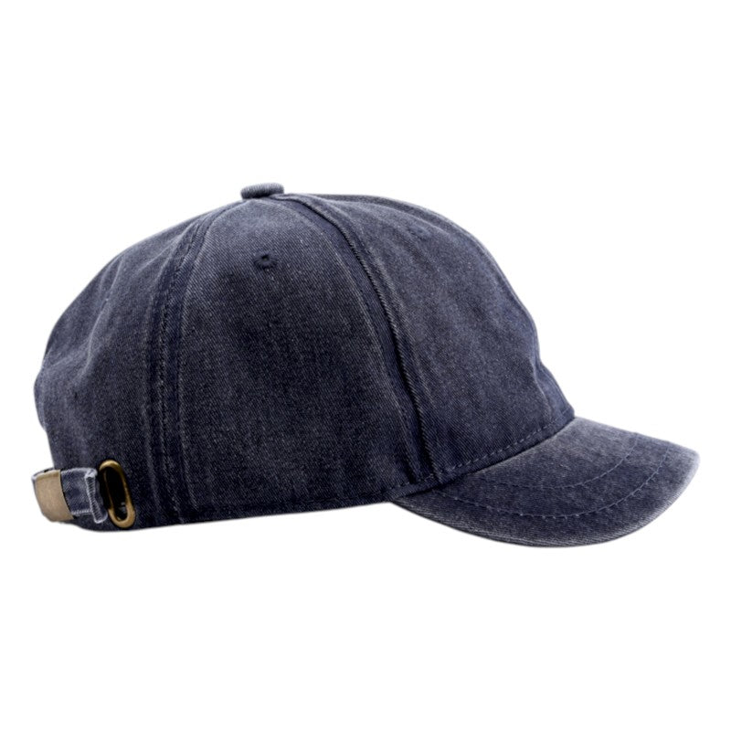 Keps med kort skärm i många olika färger