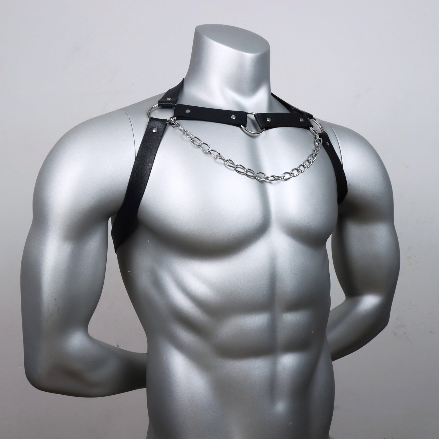 Harness in vegan leather with chain