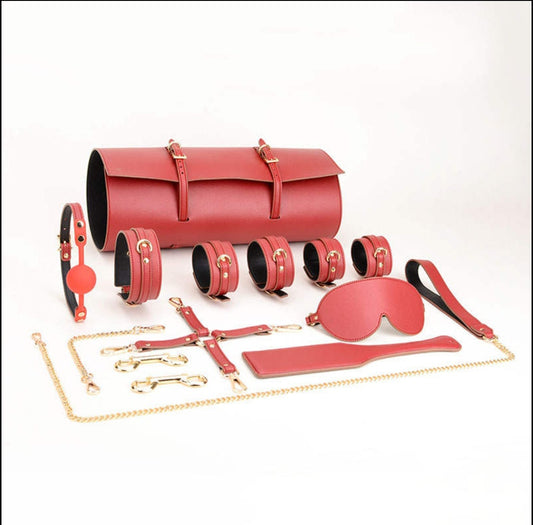 Rotes Bondage-BDSM-Set aus echtem Leder mit stilvoller und praktischer Tasche.
