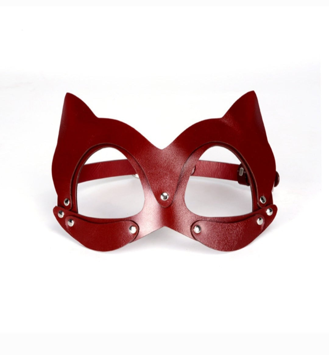 Mask, eye mask in leather or leather, in red or black