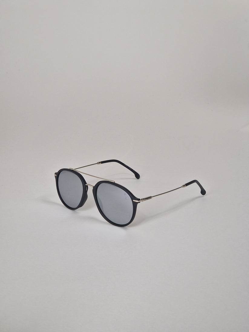 Solglasögon med grått snyggt spegelglas. No.37