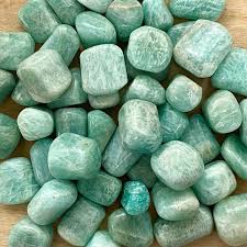 Tumlad Amazonite eller Aquamarine kristall. Aquamarine gemstone.