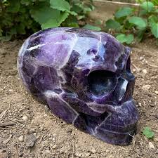 Stor kristall skalle i Ametist en christal skull