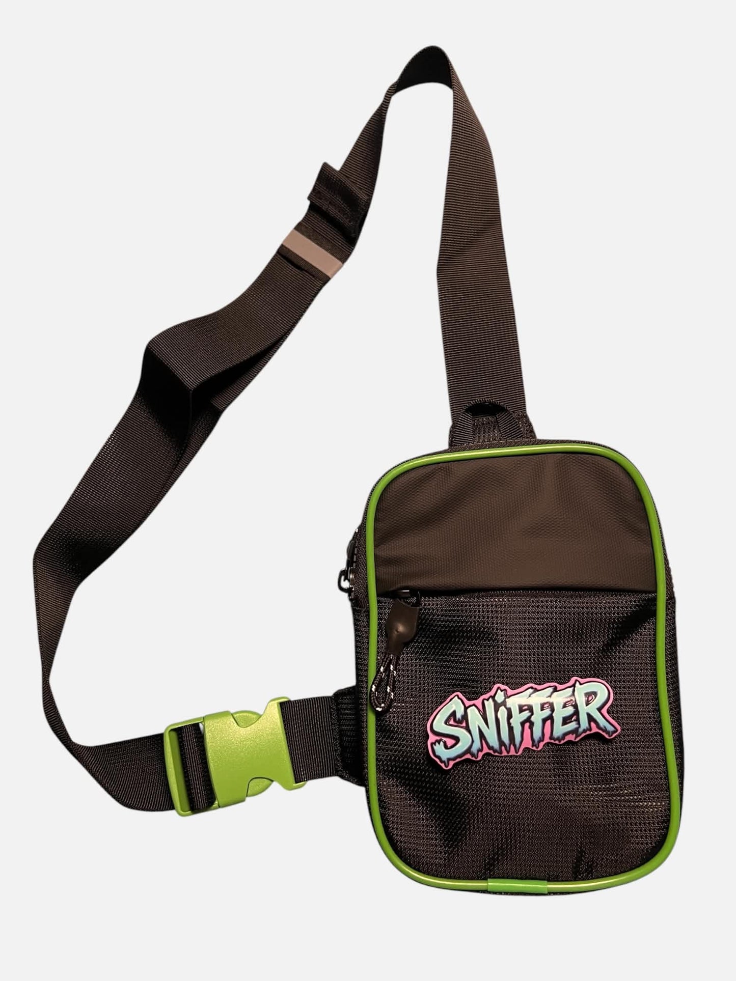 Chest bag, sling bag, i svart och grönt med olika 3d tryck som poppers, GAYMER mfl