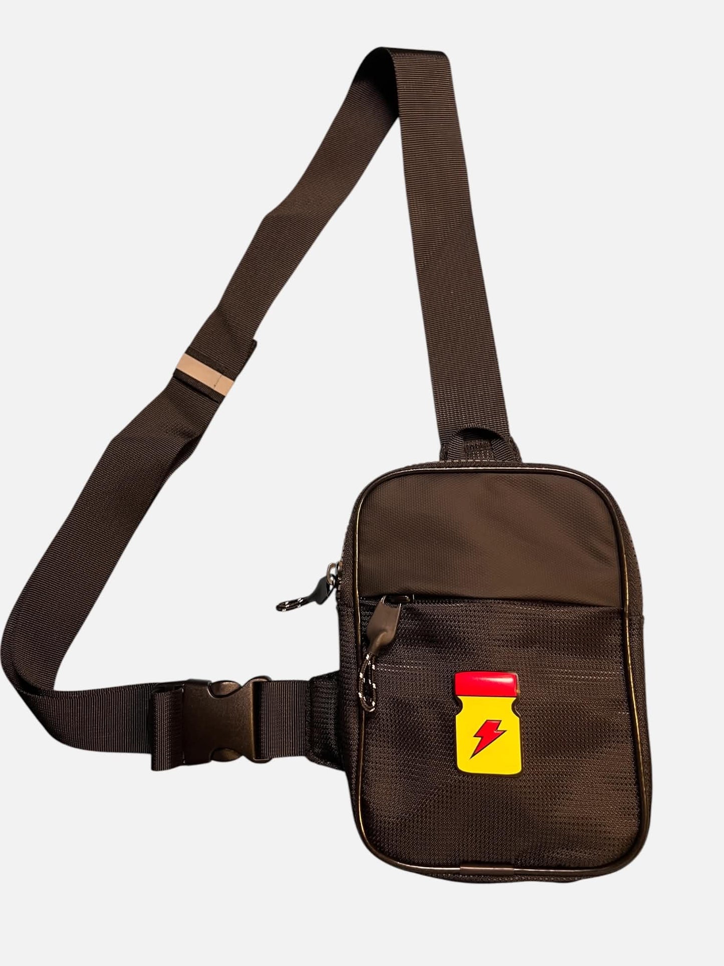Chest bag, sling bag, i svart med olika 3d tryck som RETIRED TWINK,  WOOF mfl