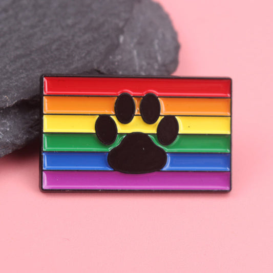Pin, flagga regnbågs eller pride färg med tass