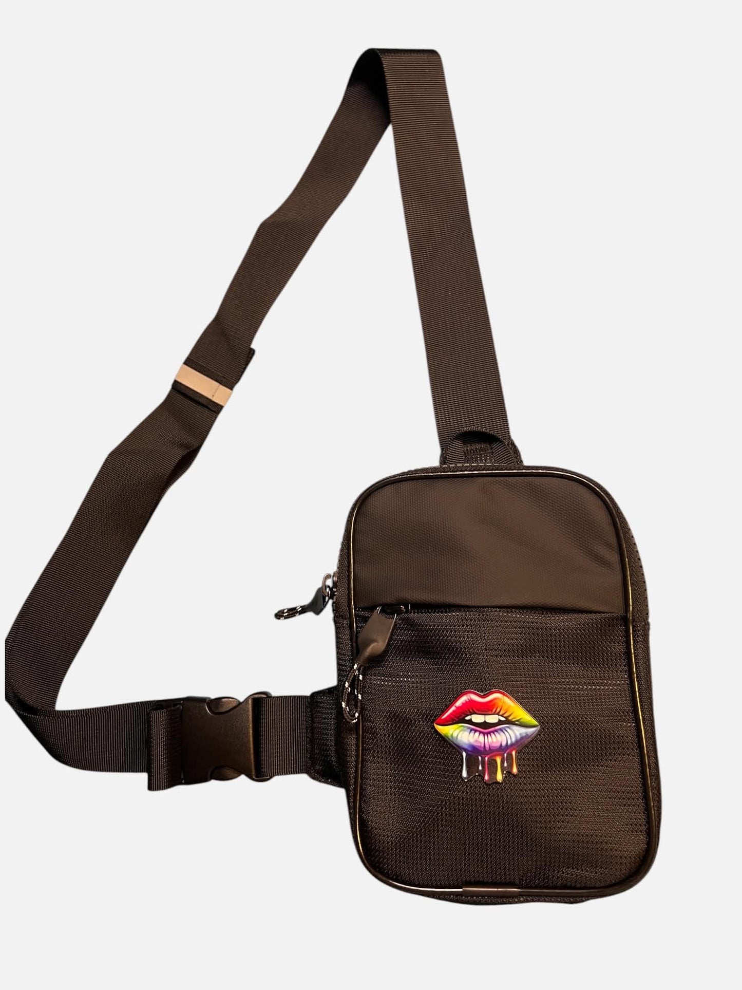 Chest bag, sling bag, i svart med olika 3d tryck som RETIRED TWINK,  WOOF mfl