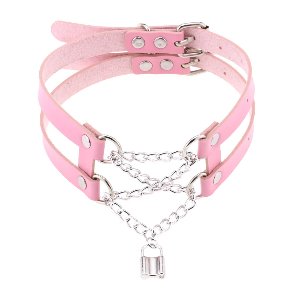 Choker i svart, rosa eller vitt med kedjor och smycke format som ett lås