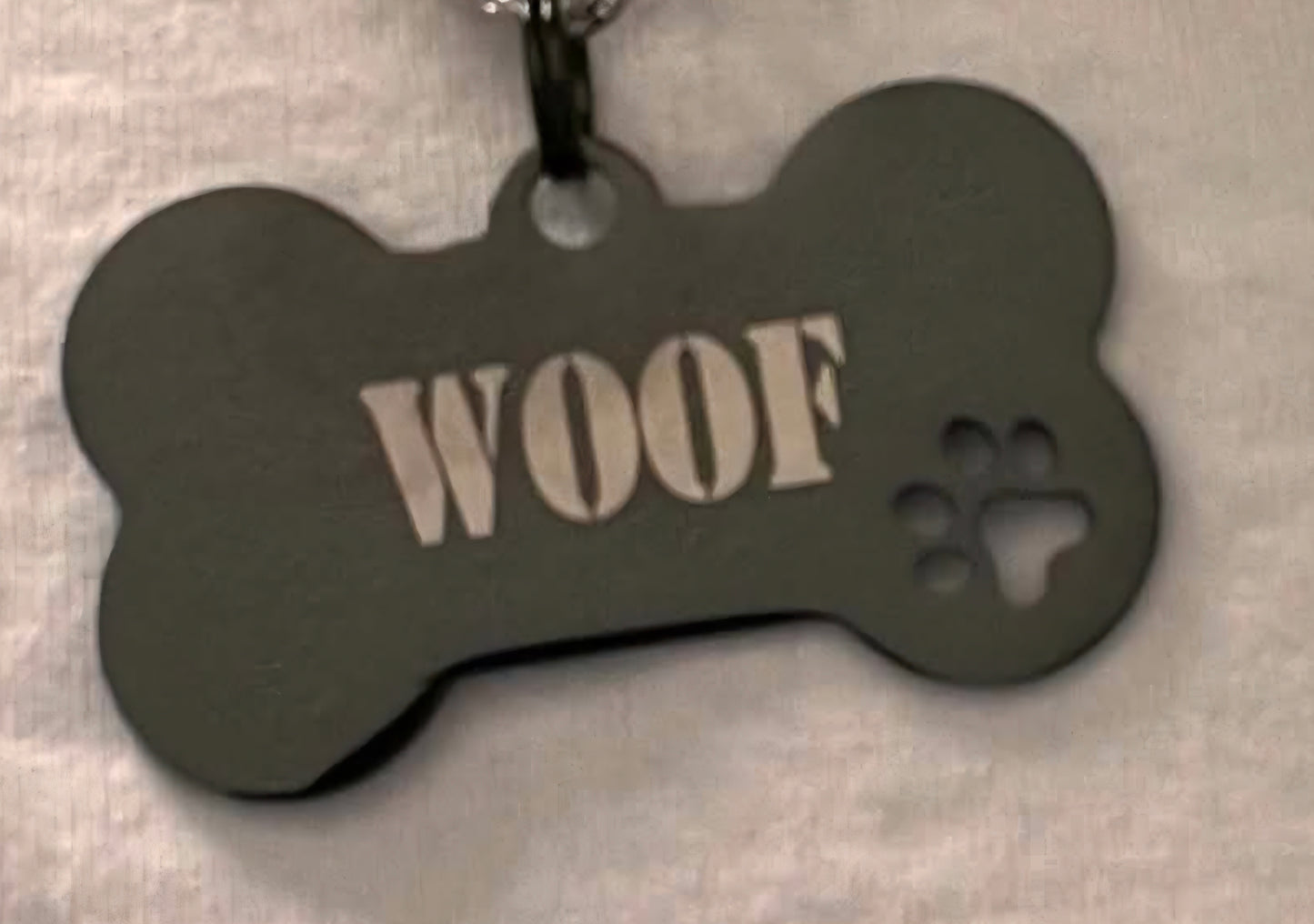 Halsband, tjock kedja, med ben för valpar som gillar puppy play med texterna, good boy, WOOF eller puppy