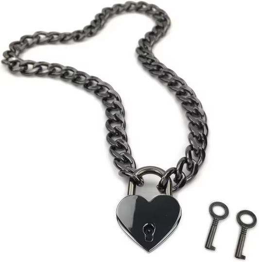 Halskedja med hjärtformat lås, ett choker halsband