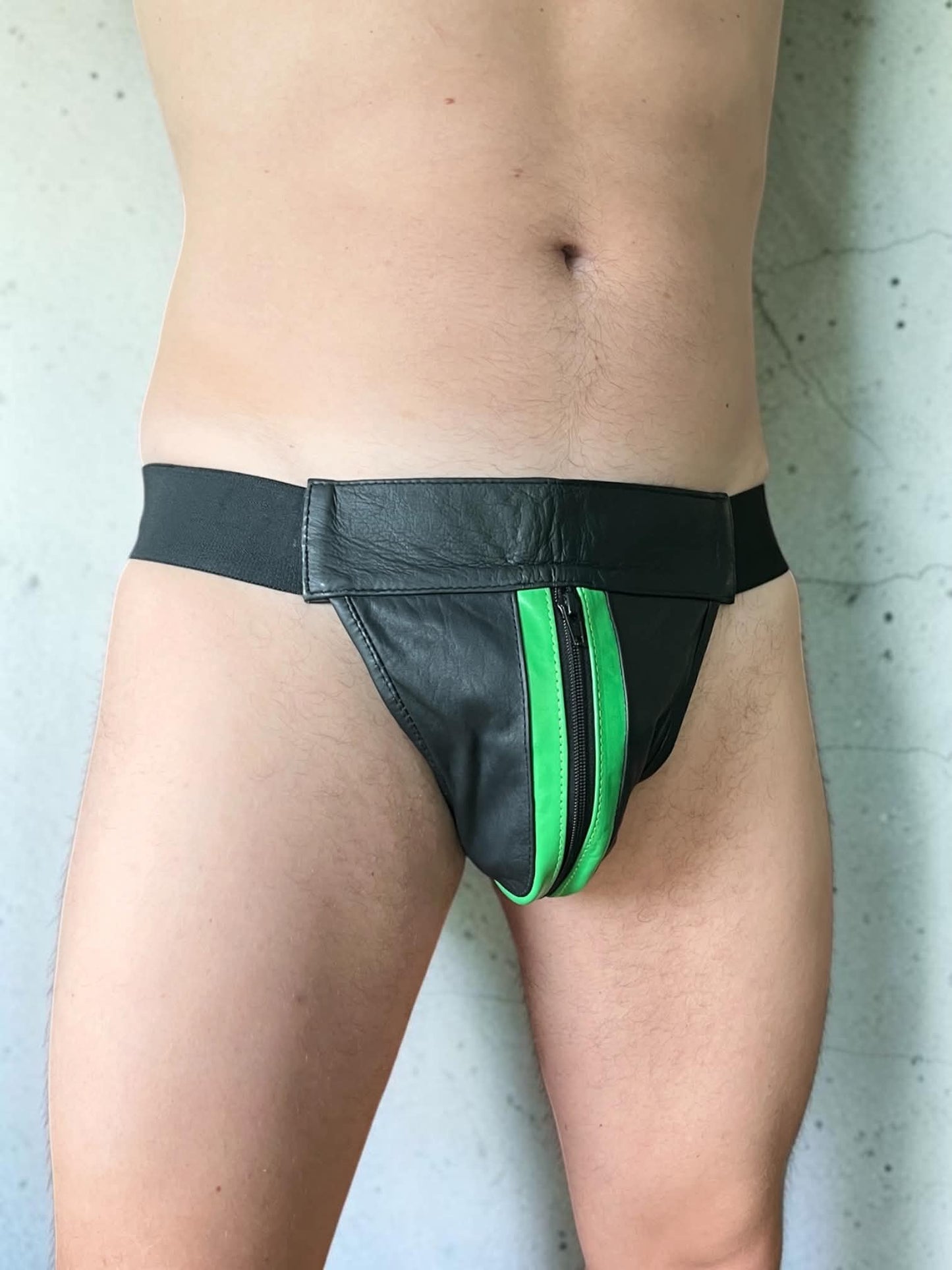 Jockstrap i läder, svart och klargrön