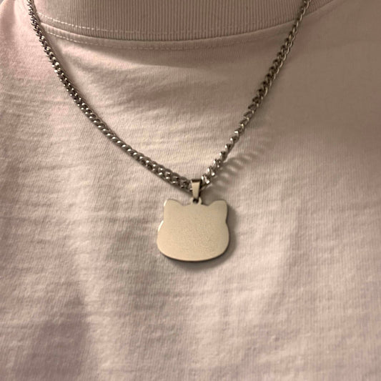 Halsband med kattansikte i silver eller svart