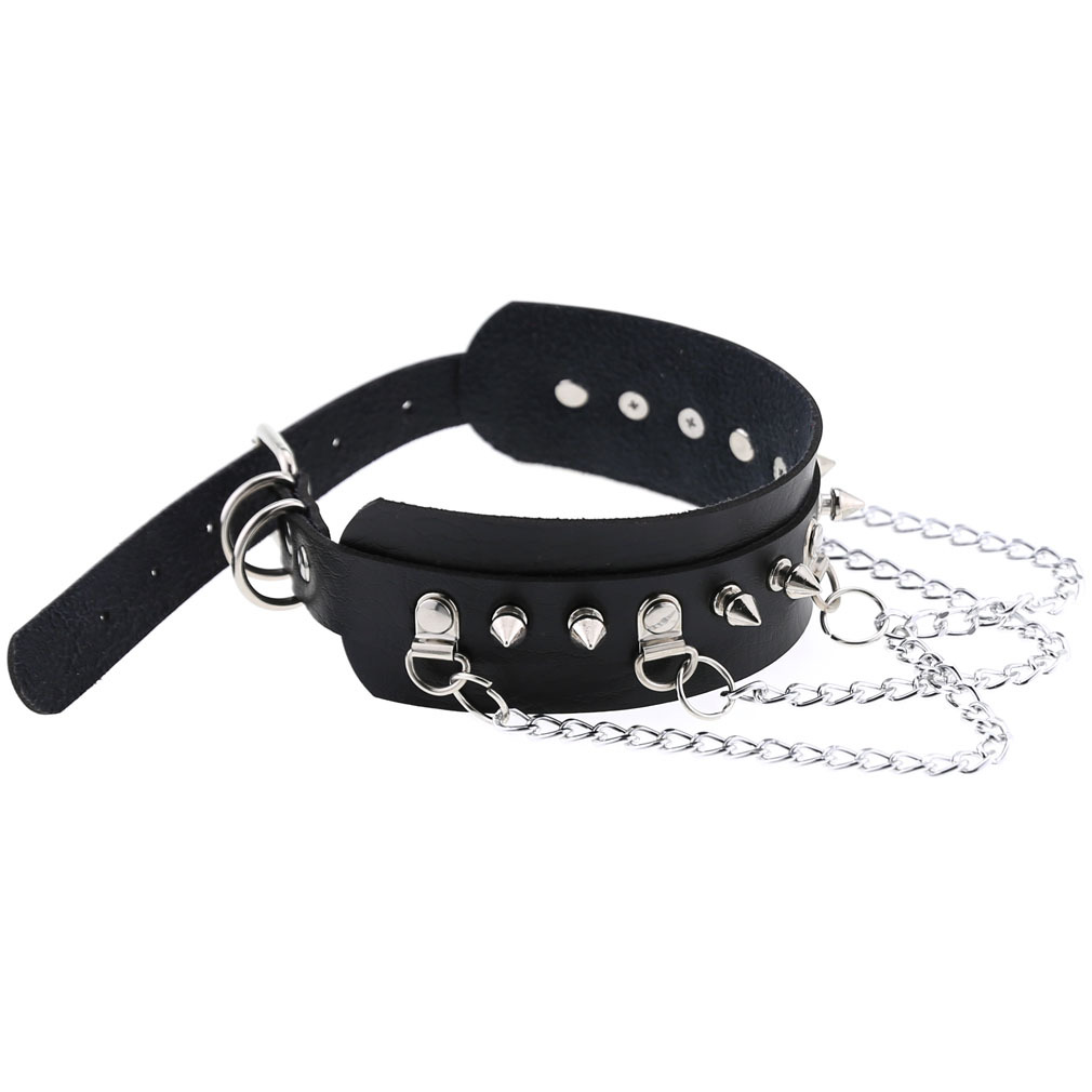 Choker i svart med kedjor