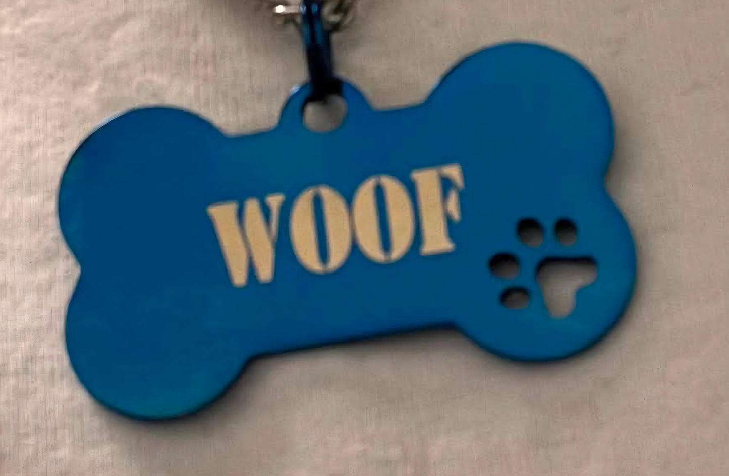 Halsband, tjock kedja, med ben för valpar som gillar puppy play med texterna, good boy, WOOF eller puppy