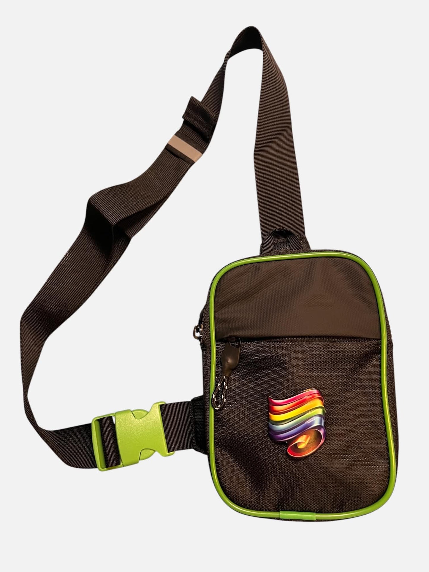 Chest bag, sling bag, i svart och grönt med olika 3d tryck som poppers, GAYMER mfl