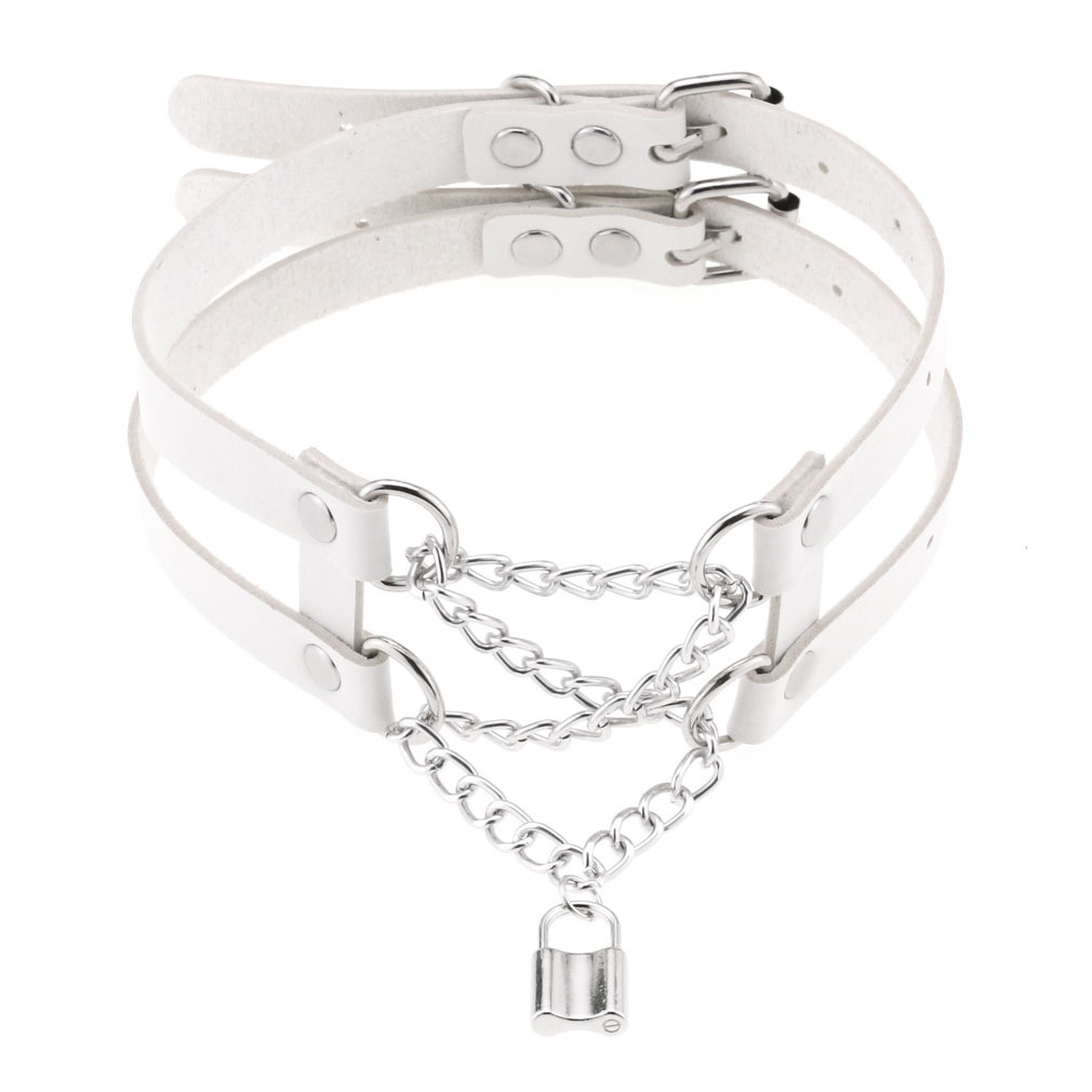 Choker i svart, rosa eller vitt med kedjor och smycke format som ett lås