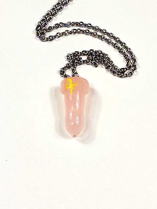 Unique necklace with pendant in semi-precious stone rose quartz or rose quarts