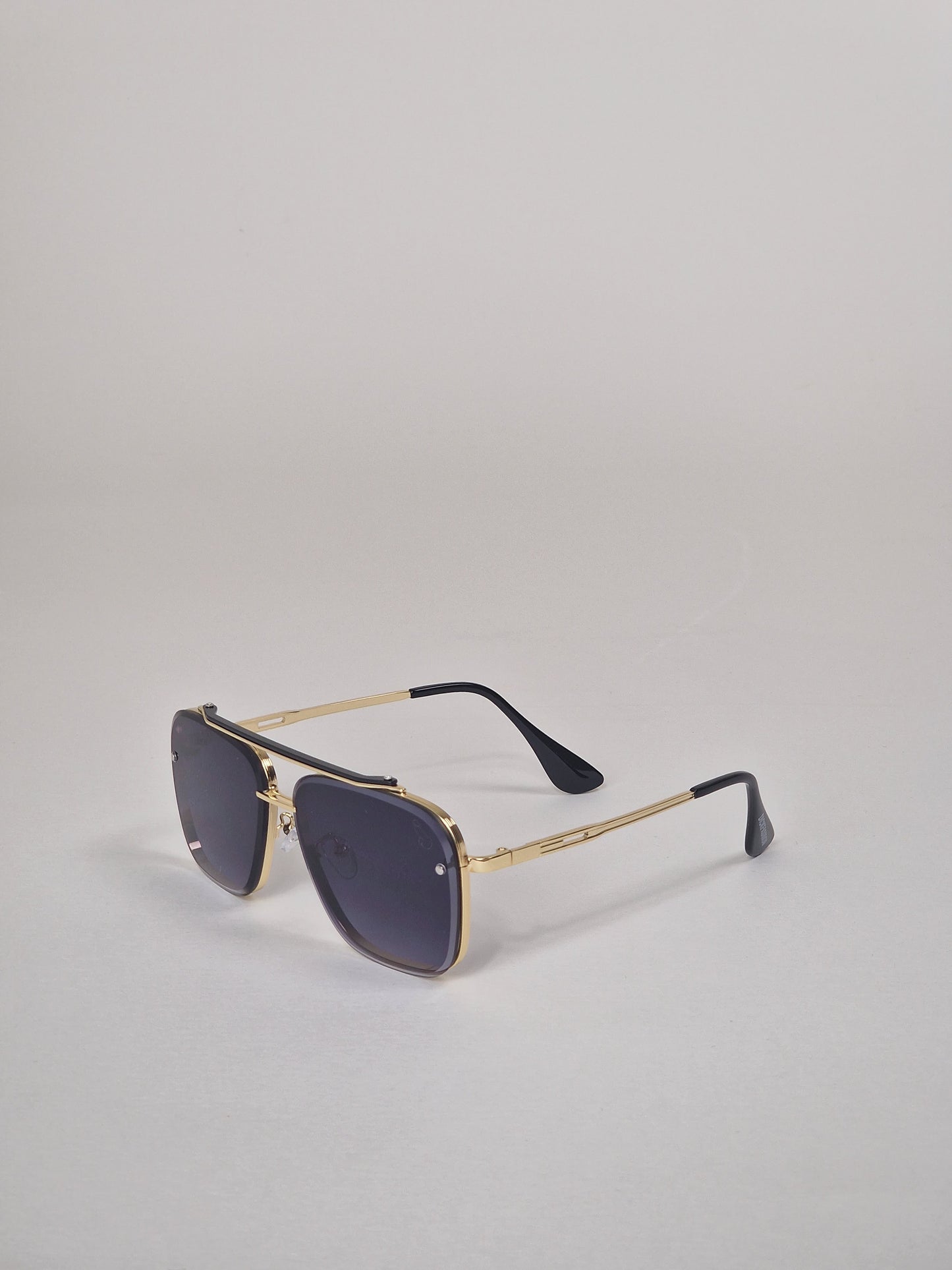 Sunglasses, model 26 - Dark blue tinted.