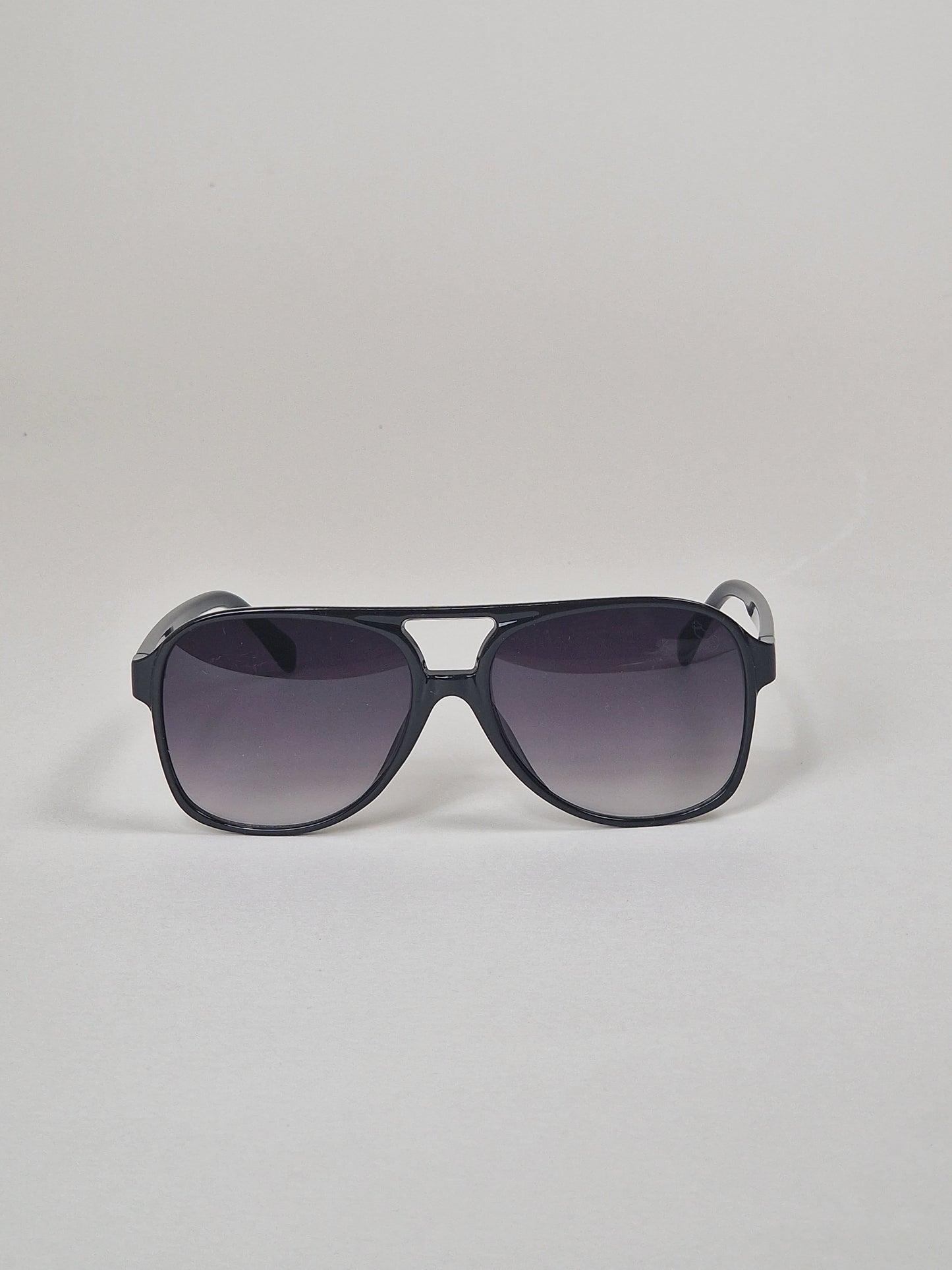 Solglasögon, modell 45 - Lilatintade.